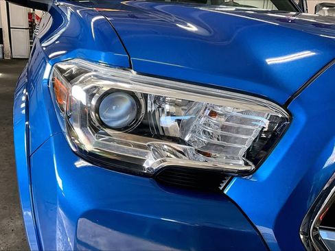 Used 2016 Toyota Tacoma Limited image 26