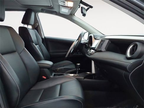 Used 2014 Toyota RAV4 Limited image 15