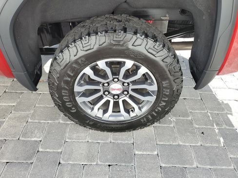 Used 2021 GMC Sierra 1500 AT4 image 7