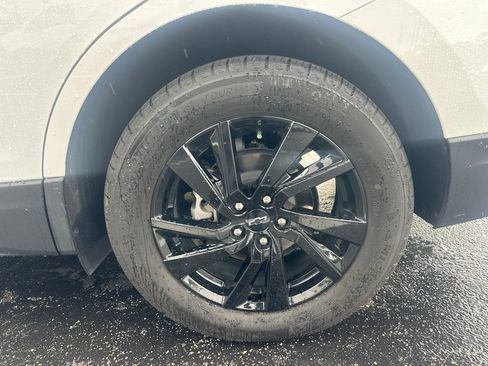 Certified 2024 Chevrolet Equinox LS w/ Sport Edition FWD image 9