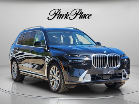 Used 2025 BMW X7 xDrive40i image 4