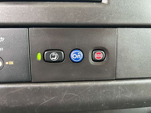 Used 2021 Chevrolet Express 2500 w/ Communications Package RWD image 22