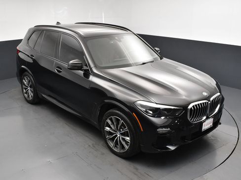 Used 2021 BMW X5 xDrive40i w/ M Sport Package AWD/4WD image 16