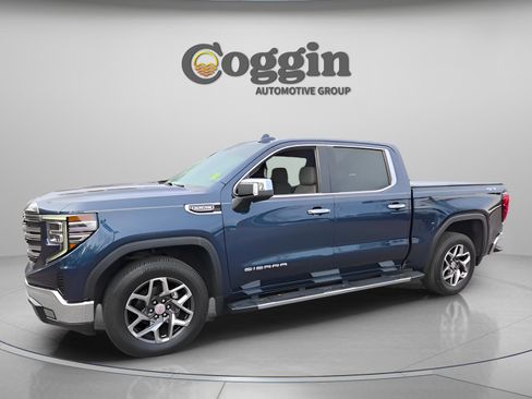 Used 2022 GMC Sierra 1500 SLT w/ SLT Premium Package image 3