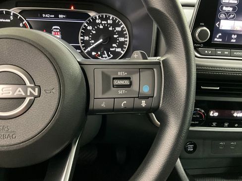 Used 2024 Nissan Rogue SV image 18