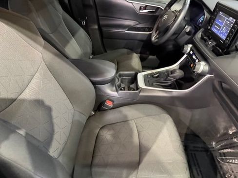 Used 2020 Toyota RAV4 XLE w/ XLE Grade Weather Package AWD/4WD image 30
