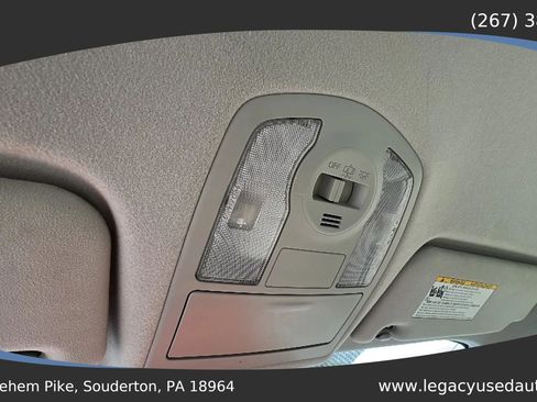 Used 2017 Toyota Prius V Four FWD image 43