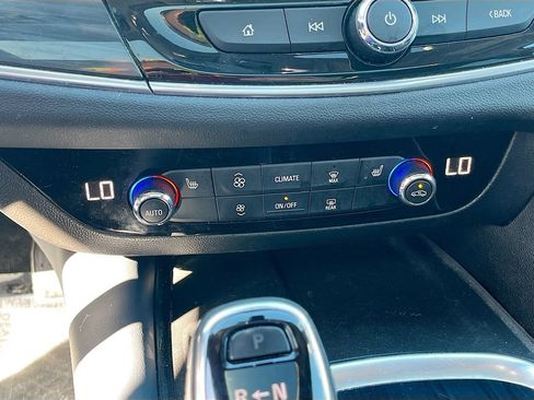 Used 2021 Buick Enclave Essence w/ Sport Touring Edition AWD/4WD image 15