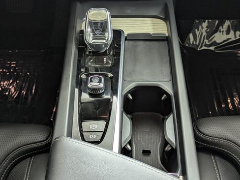 Used 2022 Volvo XC60 B6 Inscription w/ Advanced Package image 16