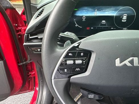 Used 2024 Kia Niro Wind FWD image 13