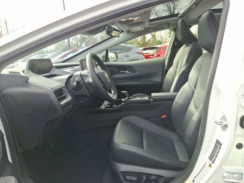 Used 2024 Toyota Prius XLE image 11