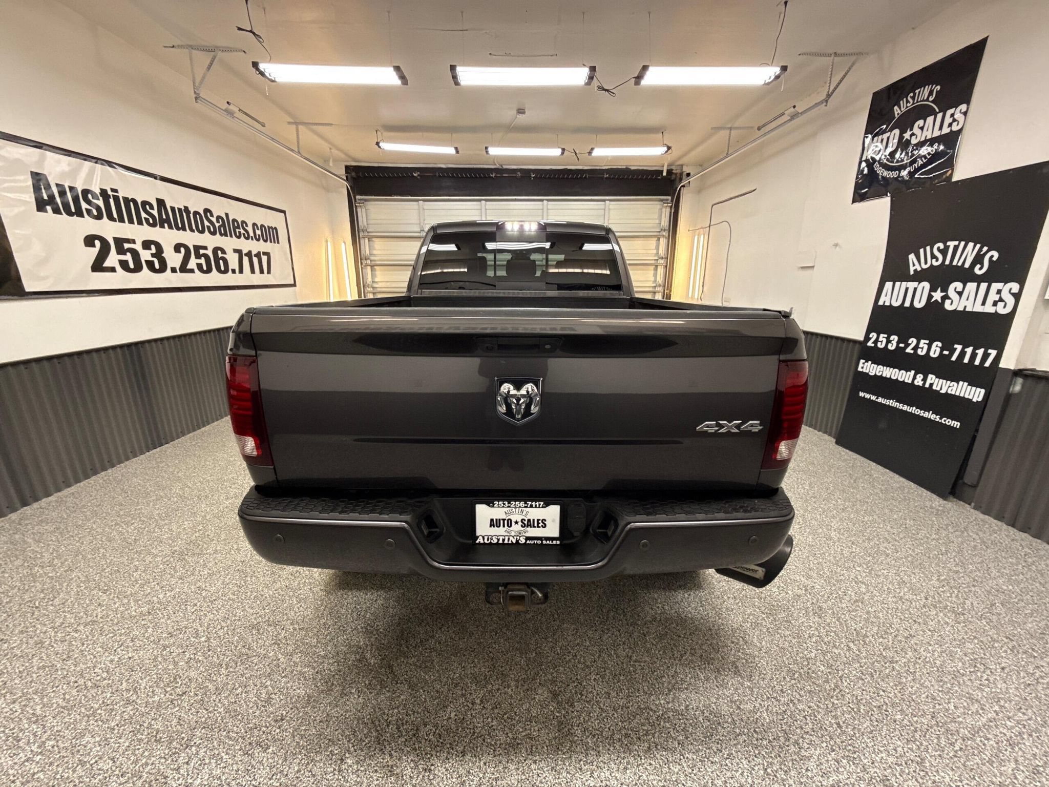Used 2018 RAM 3500 Laramie w/ Sport Appearance Group AWD/4WD image 4