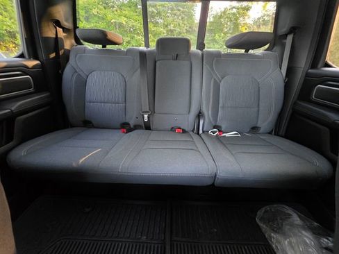 Used 2022 RAM 1500 Big Horn AWD/4WD image 32