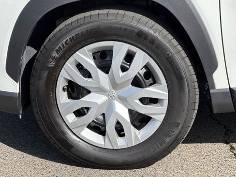 Certified 2024 Toyota Corolla Cross L image 30