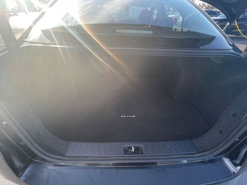 Used 2025 Nissan Versa SV image 25