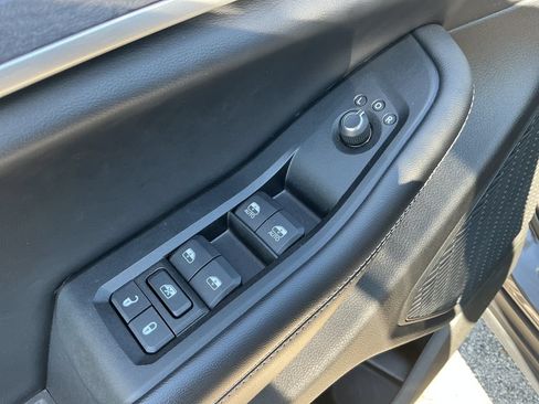 Used 2023 Jeep Grand Cherokee L Limited AWD/4WD image 11