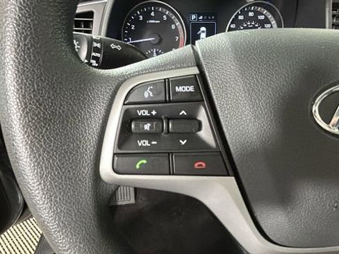 Used 2018 Hyundai Elantra SEL FWD image 16