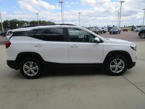 Used 2021 GMC Terrain SLE w/ Driver Convenience Package AWD/4WD image 6