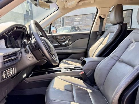 Used 2023 Lincoln Corsair AWD w/ Equipment Group 101A image 5