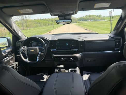 Used 2024 Chevrolet Silverado 1500 LTZ AWD/4WD image 21
