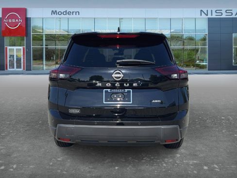 Certified 2025 Nissan Rogue SV AWD/4WD image 6