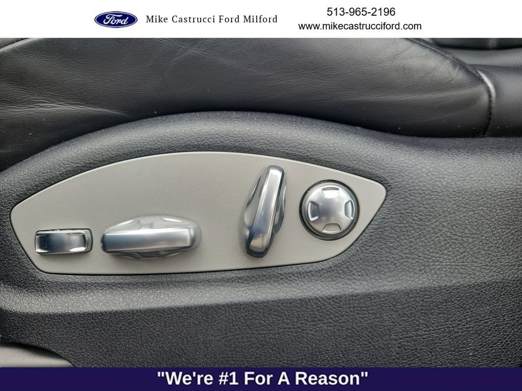 Used 2024 Porsche Macan AWD/4WD image 23