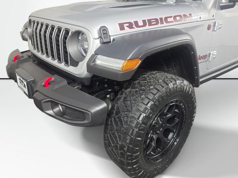 Used 2024 Jeep Wrangler Unlimited Rubicon AWD/4WD image 11