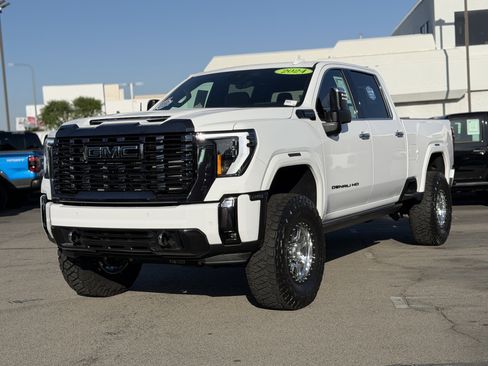 Used 2024 GMC Sierra 2500 Denali Ultimate image 3