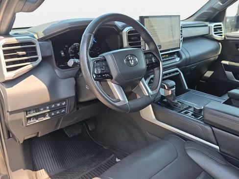 Used 2023 Toyota Sequoia Platinum AWD/4WD image 17