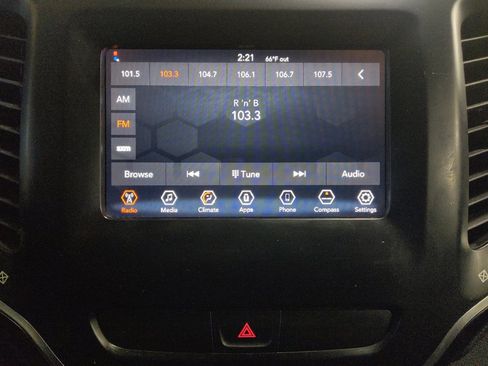 Used 2019 Jeep Cherokee Latitude Plus FWD image 25
