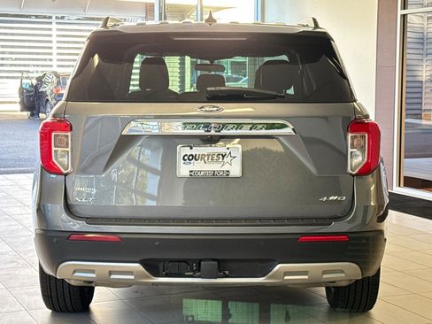 Used 2023 Ford Explorer XLT w/ Equipment Group 202A image 5