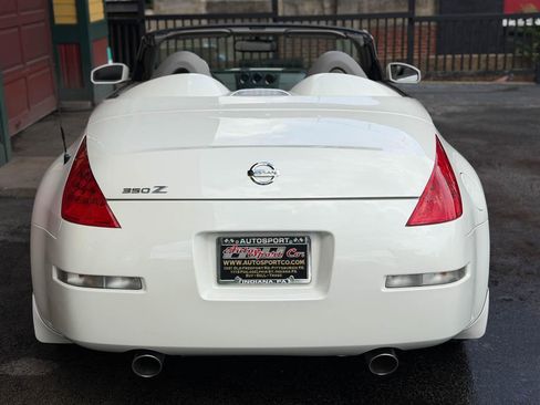 Used 2006 Nissan 350Z Touring RWD image 12