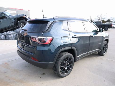 New 2026 Jeep Compass Latitude image 18