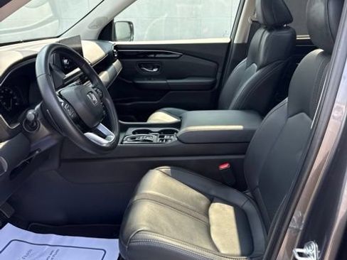 Certified 2025 Honda Pilot Touring image 17