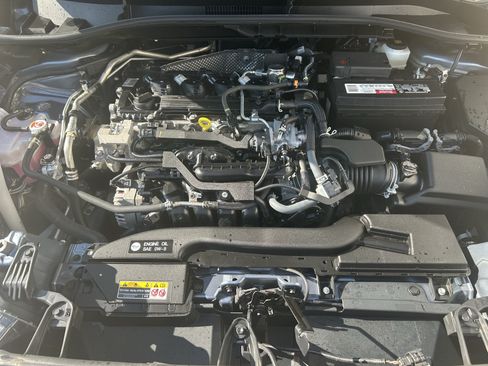 Certified 2025 Toyota Corolla Cross XLE FWD image 11