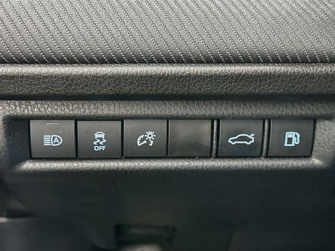 Used 2025 Toyota Camry SE FWD image 17