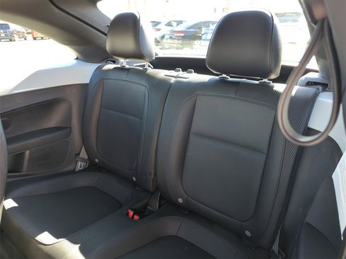 Used 2019 Volkswagen Beetle 2.0T SE image 29