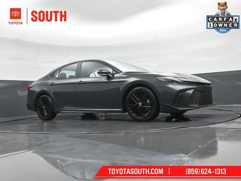 Used 2025 Toyota Camry SE FWD image 39
