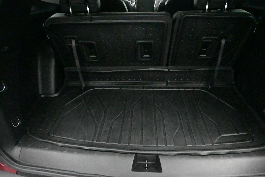 Used 2020 Chevrolet Traverse RS w/ LPO, Floor Liner Package AWD/4WD image 23