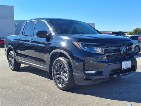 Certified 2024 Honda Ridgeline Sport image 2