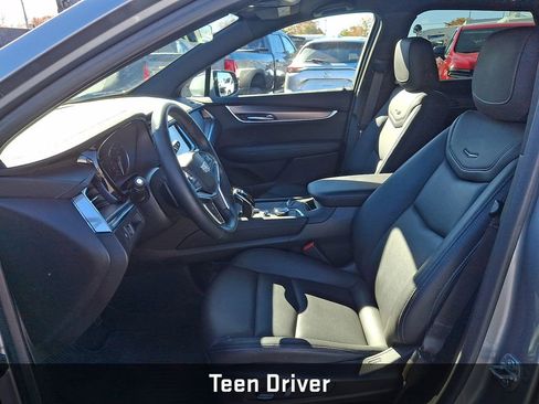 Used 2024 Cadillac XT5 Luxury image 16