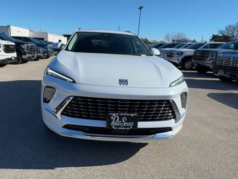 New 2026 Buick Envision Avenir image 3