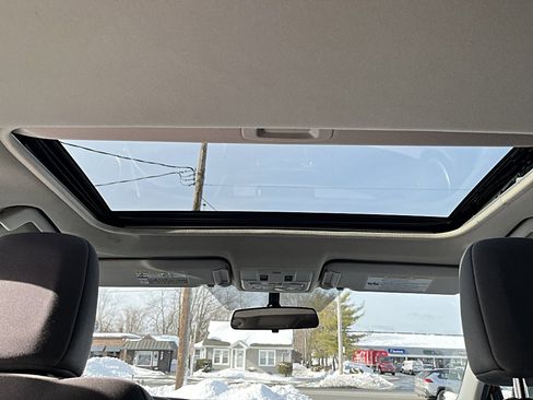 Used 2015 Toyota RAV4 XLE AWD/4WD image 34