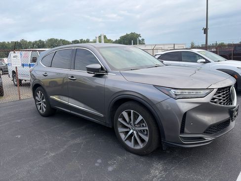 Used 2025 Acura MDX SH-AWD w/ Technology Package image 3