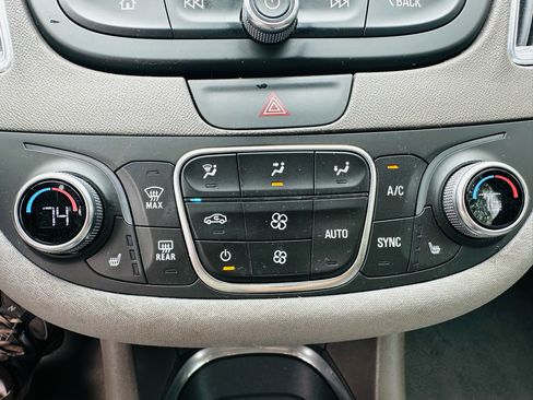 Used 2019 Chevrolet Malibu LT image 19