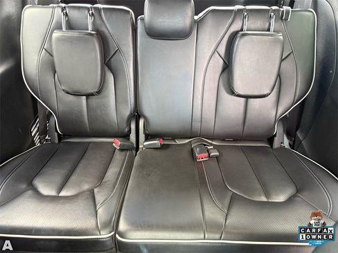 Certified 2025 Chrysler Pacifica Limited image 27