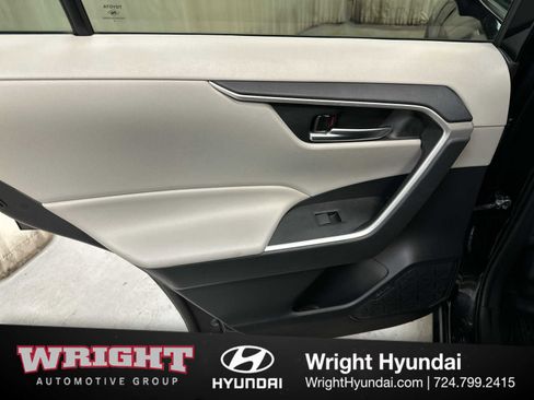 Used 2019 Toyota RAV4 XLE image 12