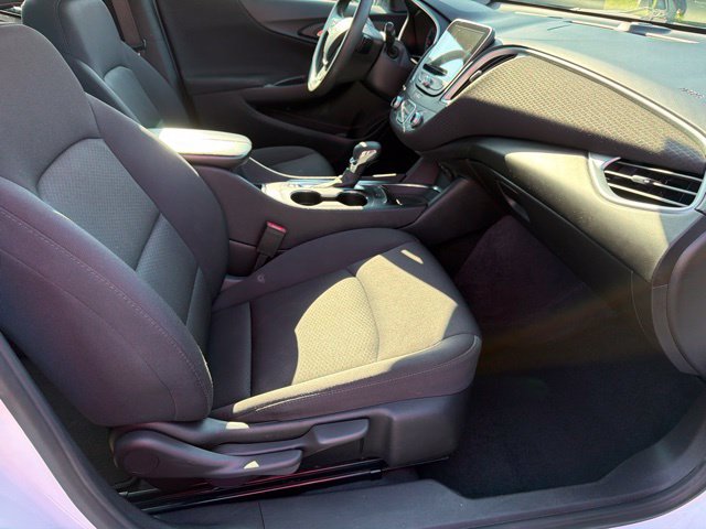 Used 2024 Chevrolet Malibu LT FWD image 23