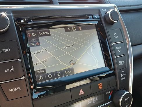 Used 2016 Toyota Camry XLE w/ Moonroof Package FWD image 17