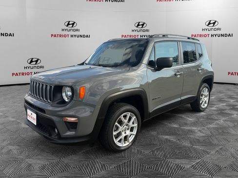 Used 2022 Jeep Renegade Latitude w/ Sun/Sound Group AWD/4WD image 7